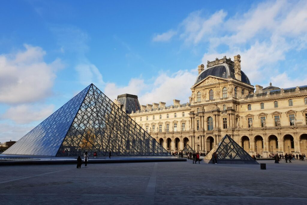Louvre began